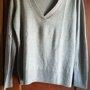 New York and Company V neck sweater